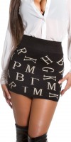 Falda negra con letras