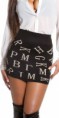 Falda negra con letras